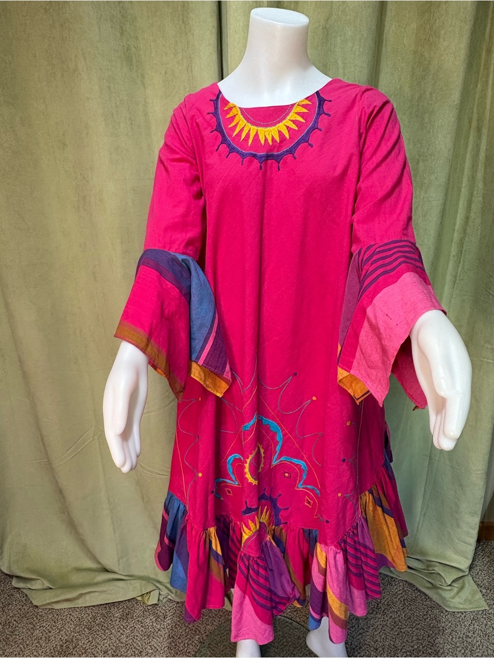 Josefa, 1960’s/70’s 100% cotton. Fits like a large